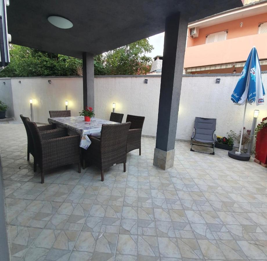 Apartman Karla Jadrija Buitenkant foto