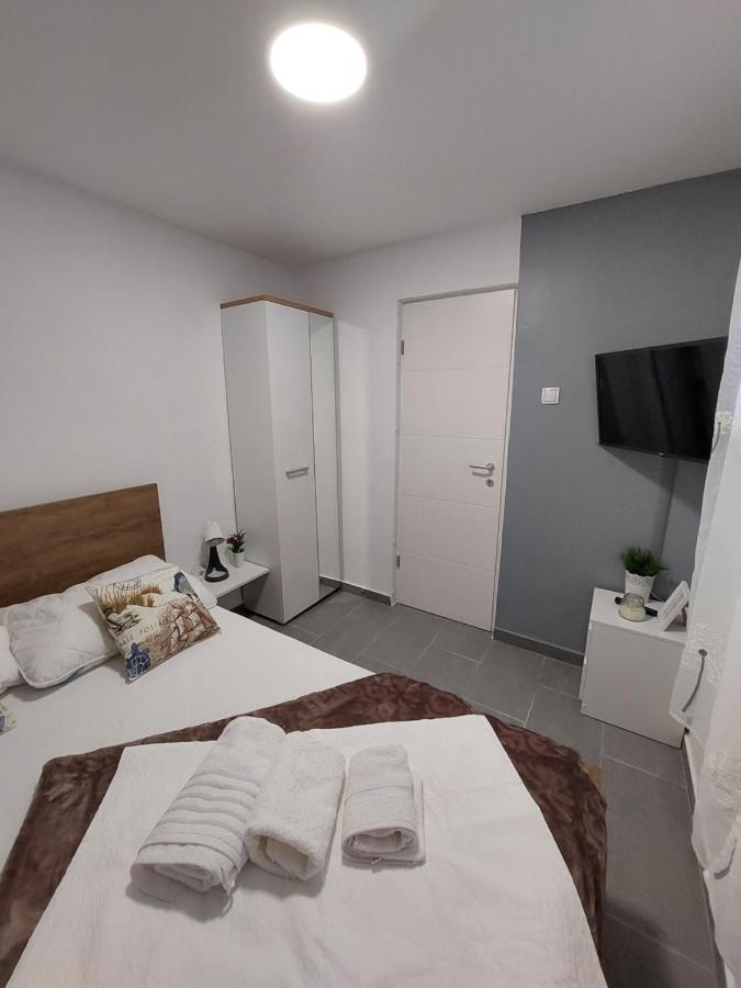 Apartman Karla Jadrija Buitenkant foto