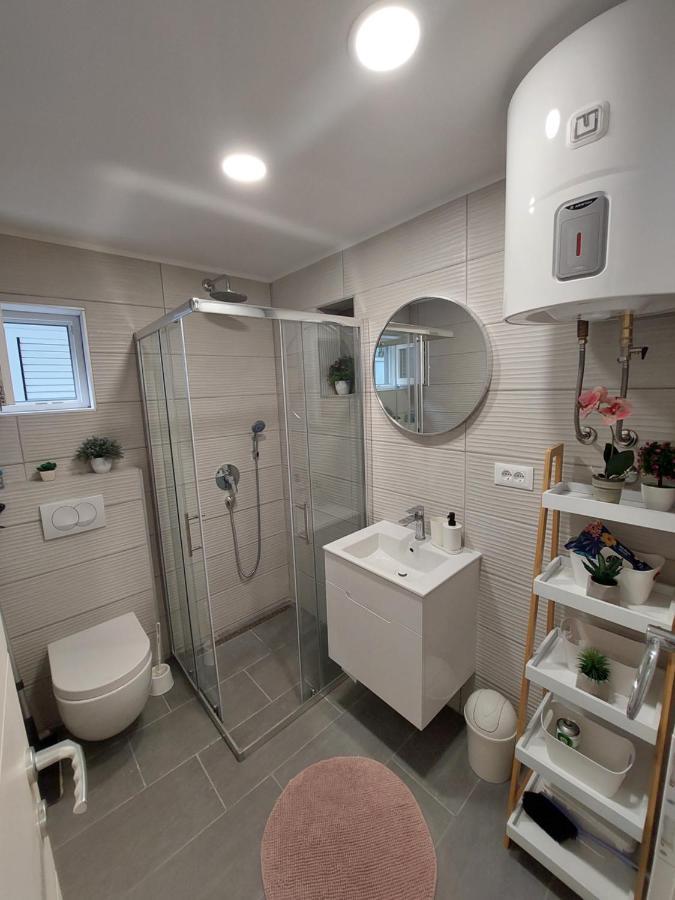Apartman Karla Jadrija Buitenkant foto